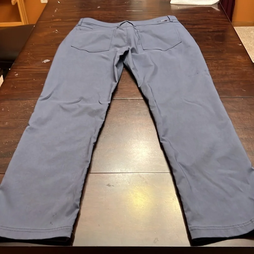 Gerry blue golf pants.  Size 36. Length 34. Gently used. Excellent condition - Picture 7 of 9